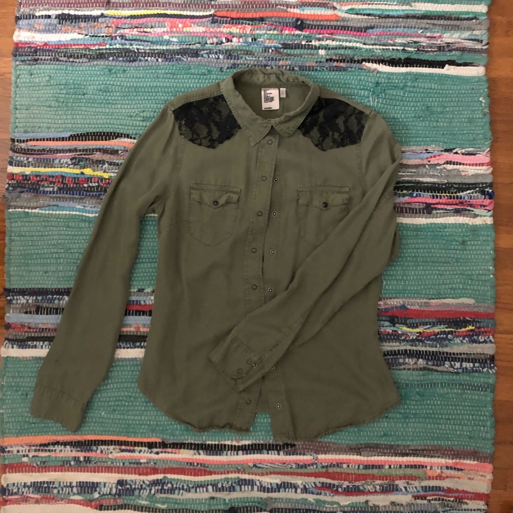 Lace detailed button up!